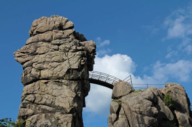 Teutoburg Ormanı 'ndaki Externsteine, kuzeybatıdan görüldü.
