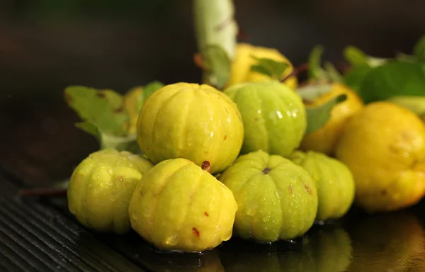 Small yel quince fruits — Stock Photo, Image