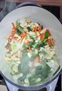 temel olarak, sos için kök sebze