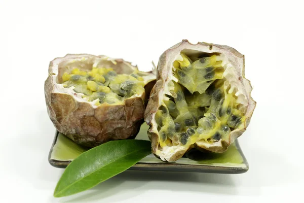 Fresh passion fruit — Stock Photo, Image