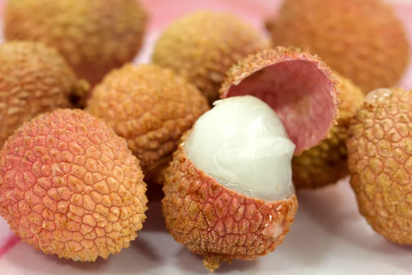 Fresh lychee fruits — Stock Photo, Image