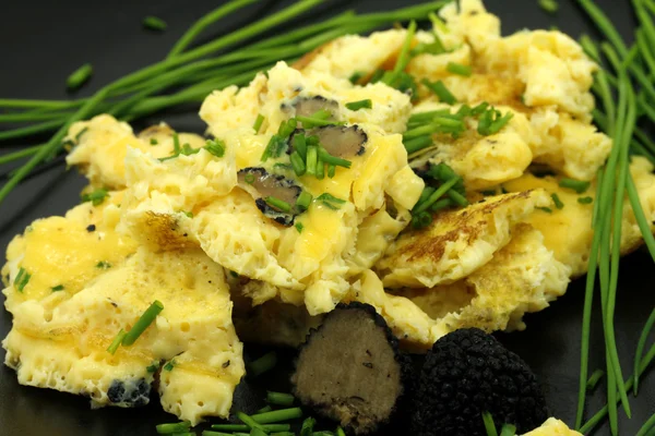Fekete szarvasgomba omlett — Stock Fotó