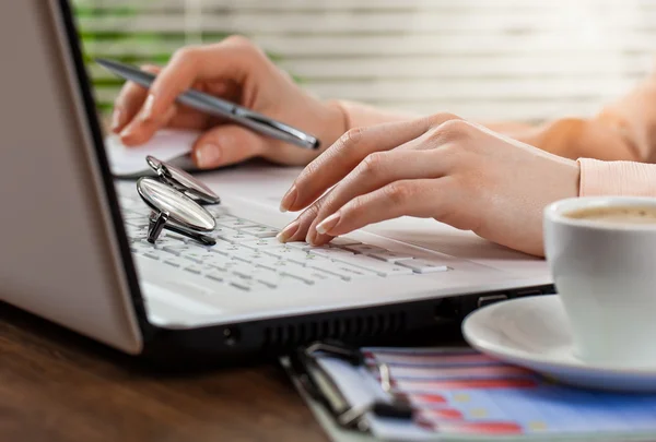 Accounting business in the office — Stock Photo, Image