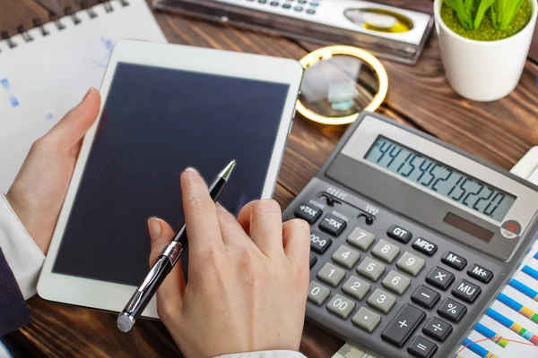 Boekhoudkundige zaken in het kantoor — Stockfoto