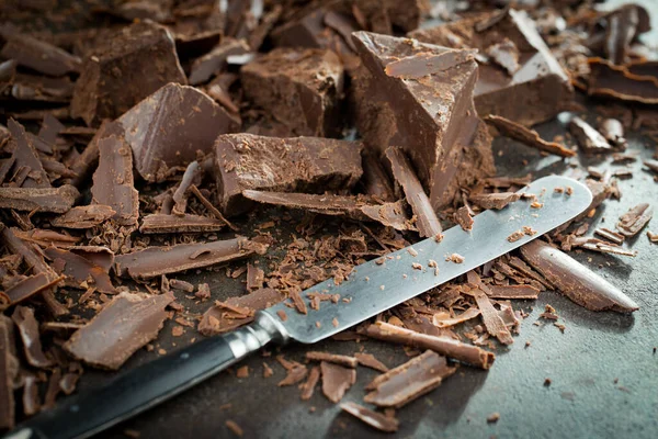 Tmavá Čokoláda Složení Kakaovými Boby Ořechy Starém Pozadí — Stock fotografie