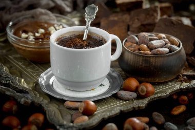 Eski bir arka planda sıcak çikolata