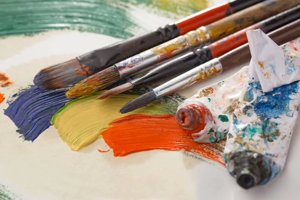 Pinsel Und Farben Zum Malen Auf Altem Hintergrund — Stockfoto