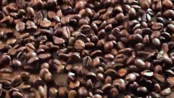 Pečená Kávová Zrna Pomalu Poskakující Prkně — Stock video