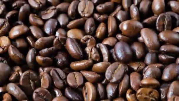 Chicchi Caffè Tostati Che Rimbalzano Lentamente Una Tavola — Video Stock