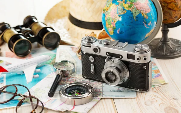 Artículos Para Descansar Viajar Composición Sobre Mesa — Foto de Stock