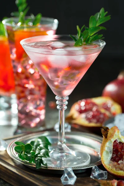 Coquetel Alcoólico Refrescante Verão Com Gelo Picado Frutas Cítricas — Fotografia de Stock