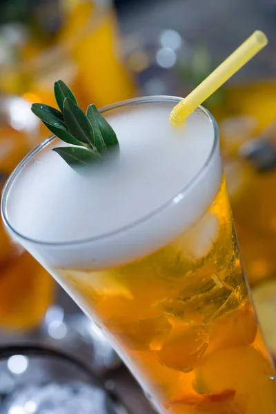 Refreshing Summer Alcoholic Cocktail Crushed Ice Citrus Fruits — Stock Photo, Image