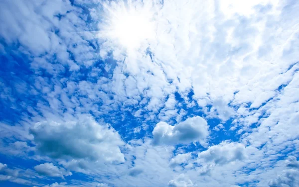 Blauer Himmel — Stockfoto