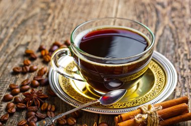 Boyalar ve fırçalar.