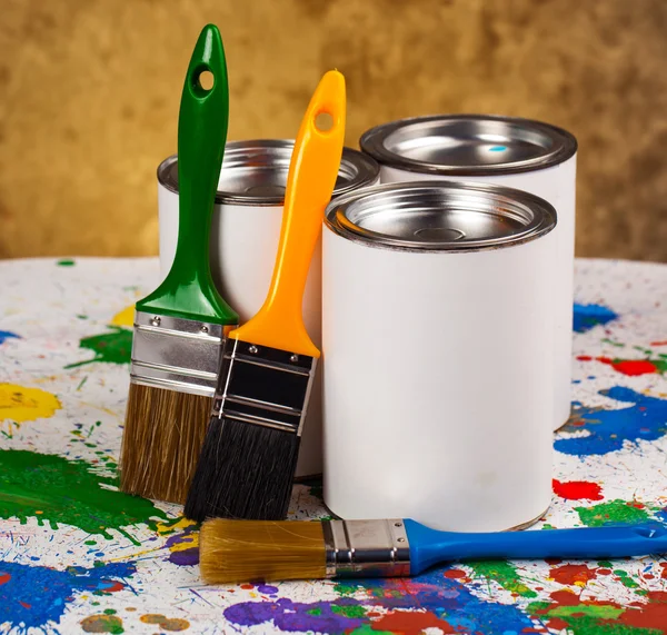 Tintas e escovas — Fotografia de Stock