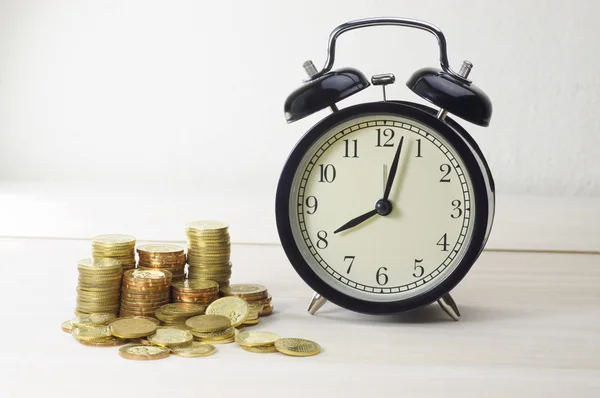 Gold Coins and Alarm Clock - Business Concept — Stock Photo, Image