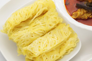 Roti Jala ve tavuk köri
