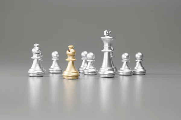Zlatý šachy biskup — Stock fotografie