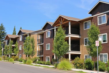 Varoş mahallesinde yeni apartman kompleksi