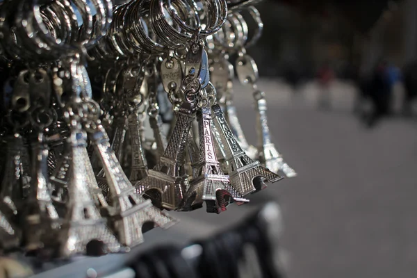 Pamiątki Wieża Eiffla w Paryżu Francja — Zdjęcie stockowe