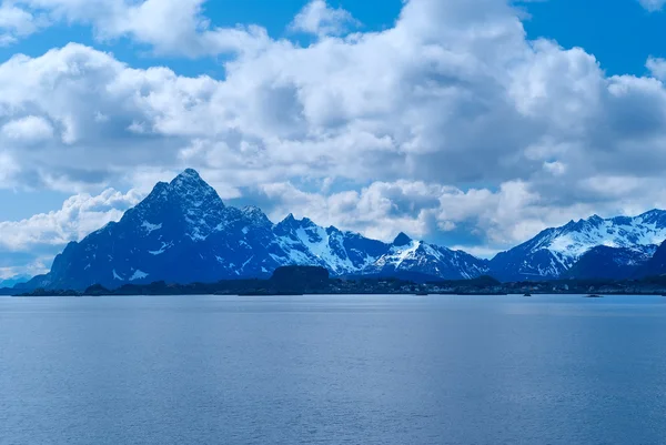 Coatline de Lofoten en Noruega — Foto de Stock