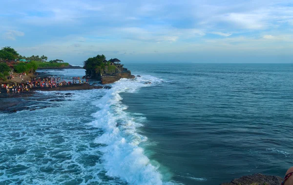 Templom Tanah Lot déli partján Bali szigetén — Stock Fotó