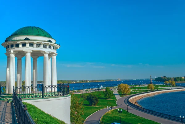 Setin Volga Nehri'nin üzerinde ünlü çardak
