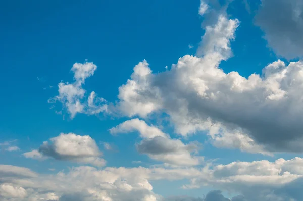 Nubes cúmulos —  Fotos de Stock