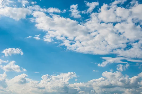 Nubes cúmulos —  Fotos de Stock