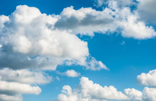 Nubes cúmulos —  Fotos de Stock