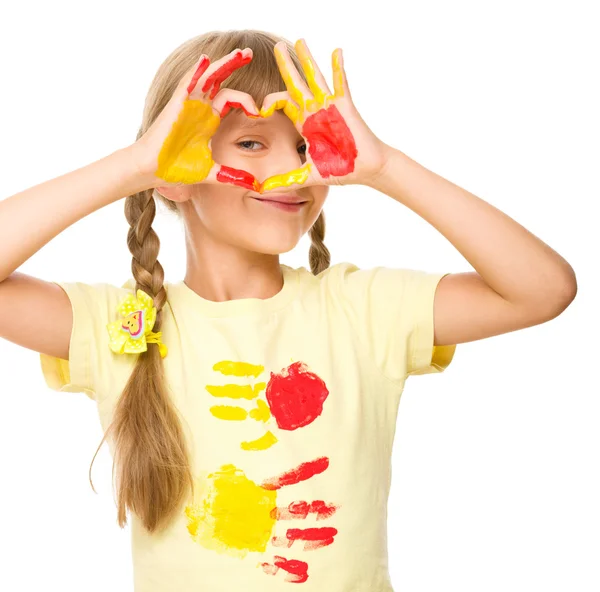 Retrato de uma menina bonita brincando com tintas — Fotografia de Stock