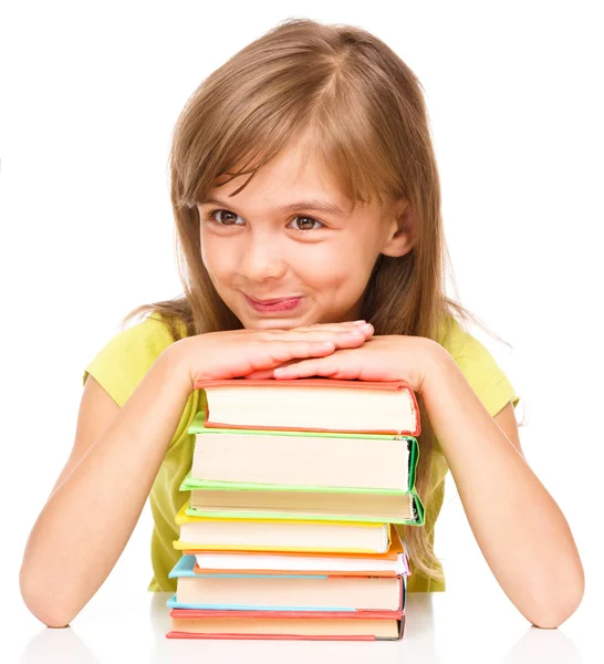 Petite fille avec ses livres — Photo