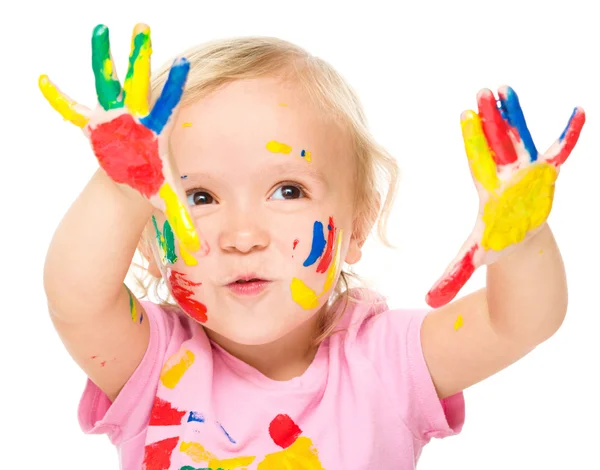 Portret van een schattig klein meisje spelen met verf — Stockfoto