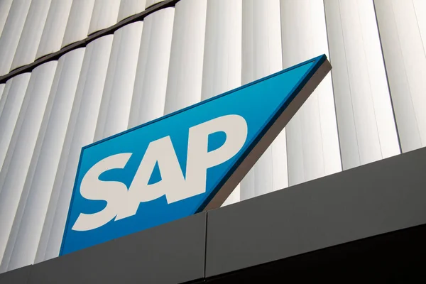 Logotipo Marca Comercial Sap Pared Metálica Del Edificio Moderno Sap — Foto de Stock