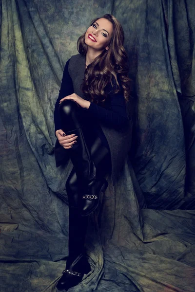 Siyah tayt moda kadın — Stok fotoğraf