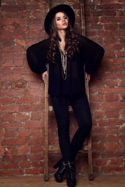 Vogue stilini kadın