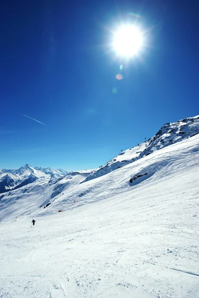 Station de montagne d'hiver — Photo