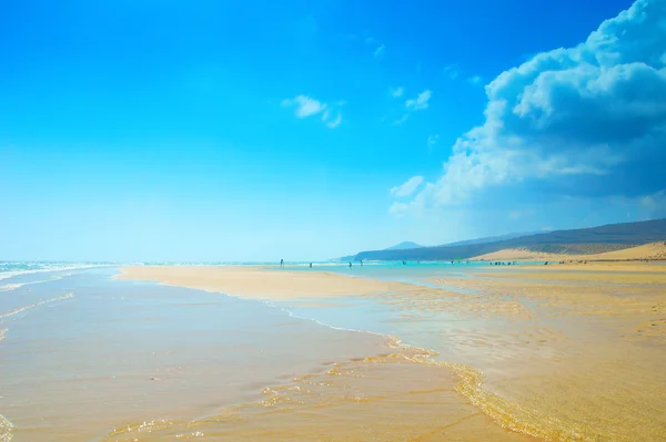 Mar e céu azul — Fotografia de Stock