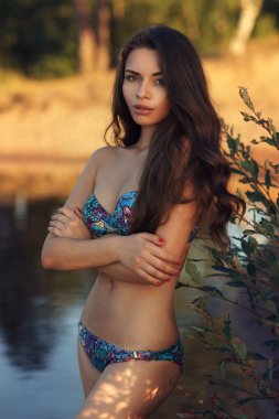 Gölde Bikini modeli