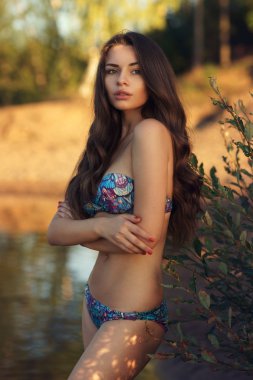 Gölde Bikini modeli
