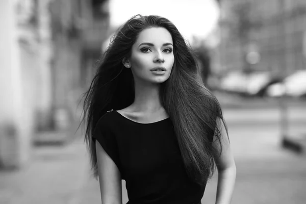 Stylish girl in city — Stock Photo, Image