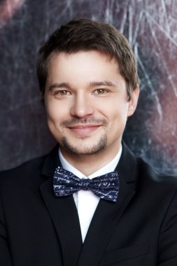 Şık başarılı yakışıklı