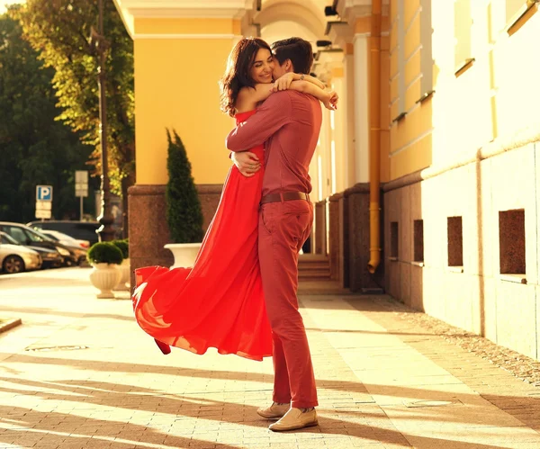 Aranyos romantikus pár — Stock Fotó