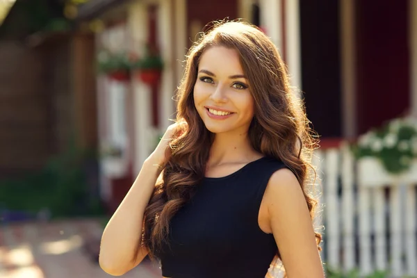 Sonriente chica feliz — Foto de Stock