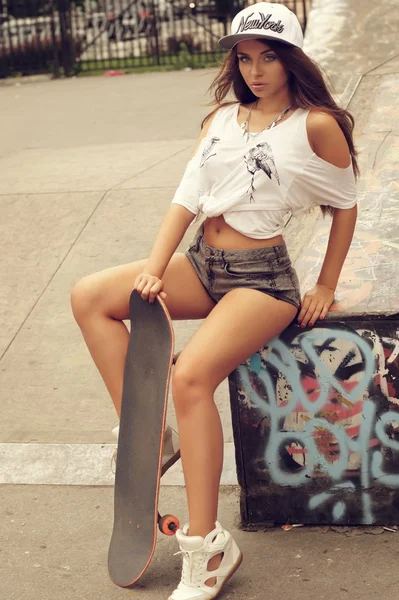 Skater girl — Stock Photo, Image