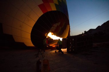 Bir sıcak hava balon şişirme