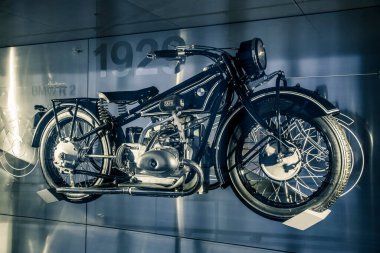 Münih / Almanya - 24 Mayıs 2019: 1929 klasik BMW R63 BMW Müzesi / BMW Welt. Münih firmasının ilk 0hv 750 roadster 'ı. 