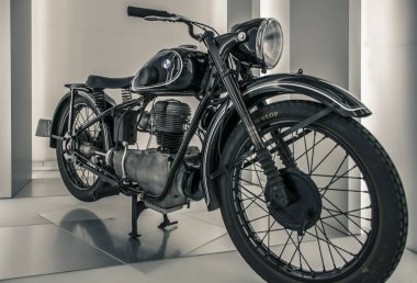 Münih / Almanya - 24 Mayıs 2019: 1949 BMW R 24 motosiklet BMW Müzesi / BMW Welt