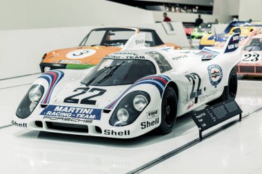 STUTTGART, Almanya 6 Mart 2020: Porsche 917 KH Coupe 22 1971 Porsche Müzesi. Martini Yarış Ahırında Le Mans kazandı 