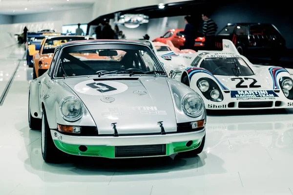 STUTTGART, Almanya 6 Mart 2020: Porsche 911 Carrera RSR 1973, Porsche Müzesi. 